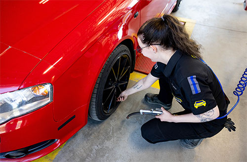 Service de pneus et roues